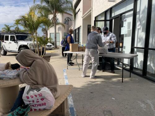 Food pantry outside during the pandemic